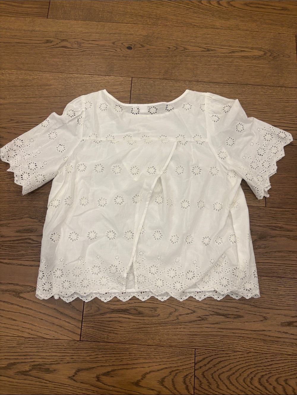 GAP White Eyelet Short Sleeve Blouse - Picture 2 of 2